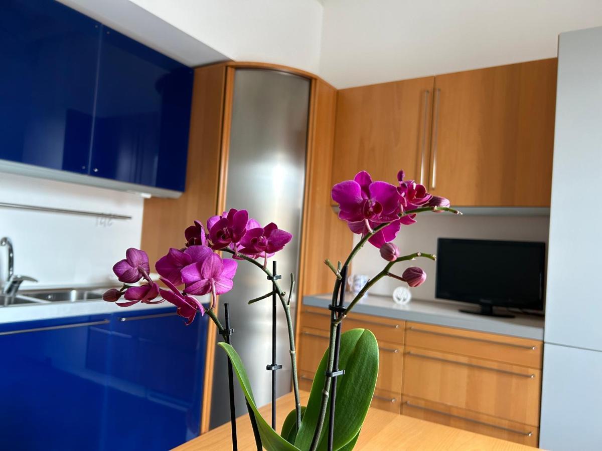 A Due Passi Da Apartment Corato Luaran gambar